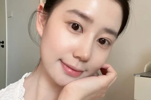 大瓜！黄一鸣新恋情曝光！脖子被男友种草莓对王思聪彻底死心。